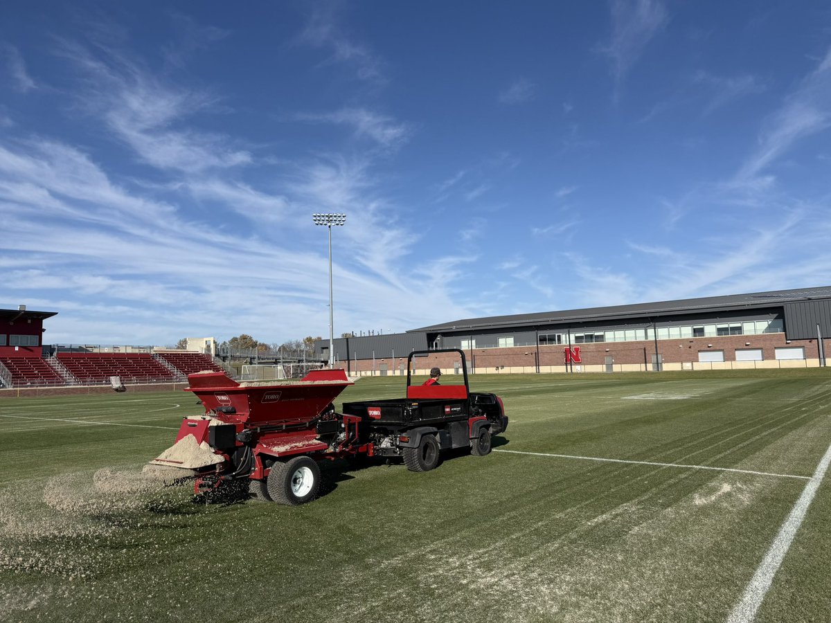 Able to get one last topdressing in for the year. Just about 200 tons for the year. Great density and footing heading into winter. Huge thanks to <a href="/dinslage_riley/">Riley Dinslage</a> <a href="/JadenKrenzer/">Jaden Krenzer</a> <a href="/VachalCarson/">Carson Vachal</a> <a href="/ABarney120/">Aaron Barnhouse</a> <a href="/ryan_knipping/">Ryan Knipping</a> and <a href="/_AlexPainter10/">Alex Painter</a> for all their hard work this year!