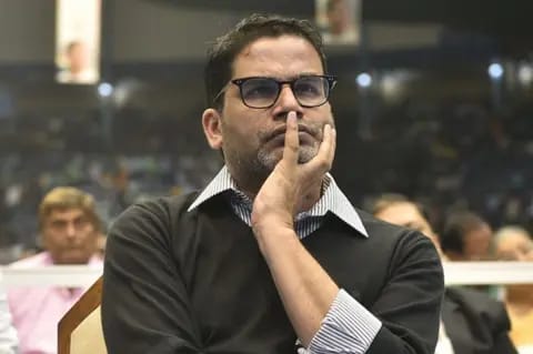 developer747's tweet photo. @anup_gpj @jansuraajonline @PrashantKishor @ManojBhartiJSP पार्टी कोई भी जीते, हम सरकार के साथ हैं क्यूँकि हम बिहार के साथ हैं।
सवाल जनहित में सरकार से तब भी की जायेगी और अब भी की जायेगी, बाकी बिहार का आज भी मुद्दा पलायन, और बेरोजगारी रहेगा।

@jansuraajonline @ForSuraaj @JsCharcha @pranaysinghjs @PrashantKishor
#BiharElection2025 https://t.co/x2isU9lCxd