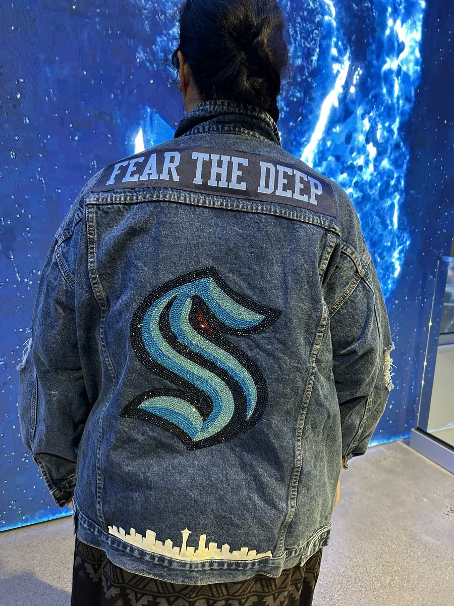MaileZ's tweet image. My new jacket! #bling #seakraken