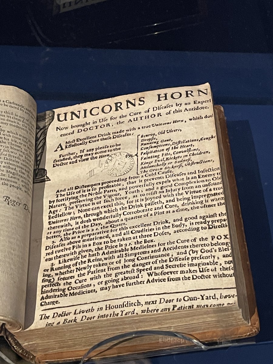 오늘 유니콘 전시 다녀왔는데 뻥안치고 독일에서 본 베스트 탑3 큐레이팅 전시였었음.....😭😭 중세시대부터 현대까지 유니콘이라는 존재가 어떤 소셜/컬쳐럴/히스토리컬 컨텍스트를 통해 변모해왔는지를 이야기해주는... 시대에 따라 변하는 유니콘의 상징을 보여주는게 진짜 너무 재밌었다...