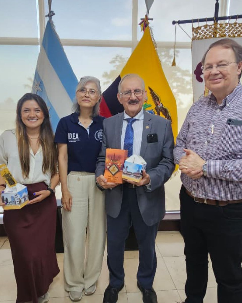 #SomosUNAL | Visitamos la Universidad Católica de Santiago de Guayaquil para compartir la experiencia de Innplanta y fortalecer la cooperación entre universidades. Junto al IDEA, presentamos estrategias de transformación digital y sostenibilidad. 🌿💡🤝
#Innplanta #ManizalesUNAL