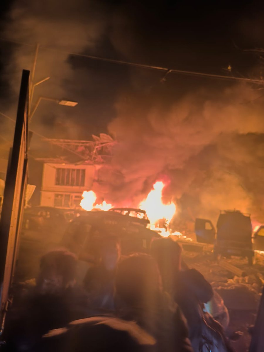 Srinagar’s Nowgam Police Station के पास हुआ ज़बरदस्त धमाका.
11:45PM पर हुए विस्फोट में कई लोग घायल.
मौके पर फायर ब्रिगेड और एम्बुलेंस तैनात, पूरा इलाका हाई अलर्ट पर

#srinagar #blast #Bihar #jammukashmir