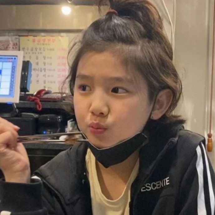 keonhoonaegi's tweet image. honey, you're                                like my mirror
familiar..                                             years ago