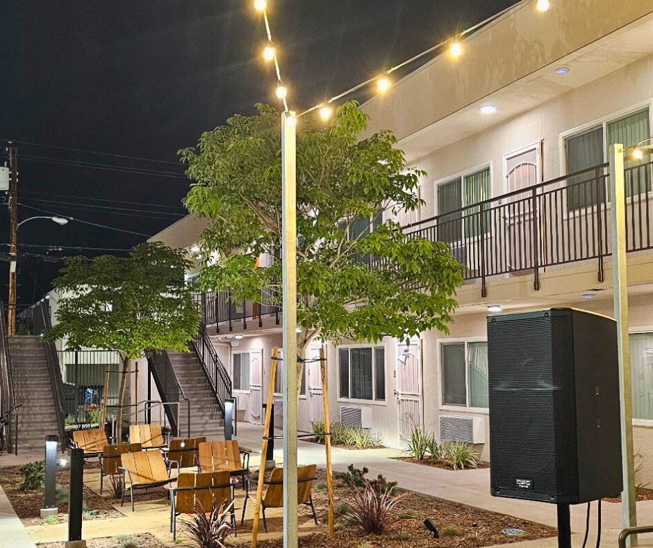 CityofSanDiego's tweet photo. 65 new homes are now open in #CityHeights! Serenade on 43rd offers supportive housing and affordable apartments for families with onsite services to foster stability. $6.5M from the #BridgetoHome program helped fund the development. #AffordableHousingSanDiego 
@SeanEloRivera https://t.co/2QbIxmHQGz