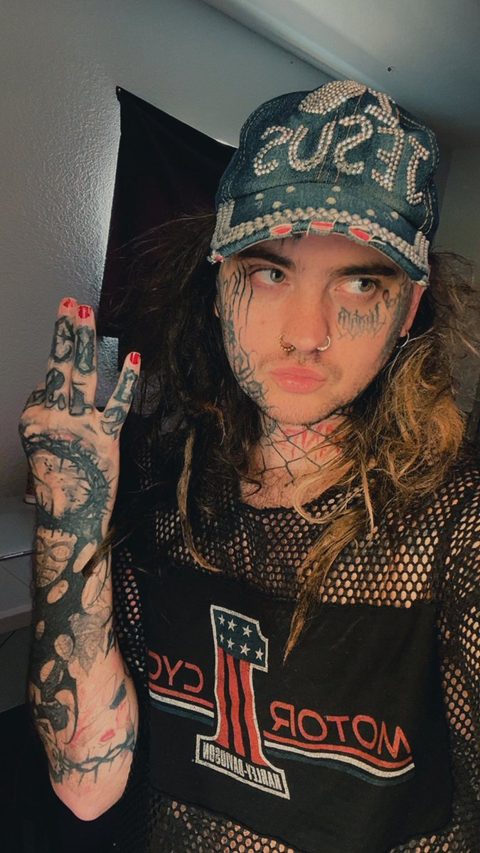 DEVILGODEXISTS's tweet photo. DIE ANY DAY SO SHE STAY ON MY WAIST 💅🏼🩷 https://t.co/0qewBgoVtn