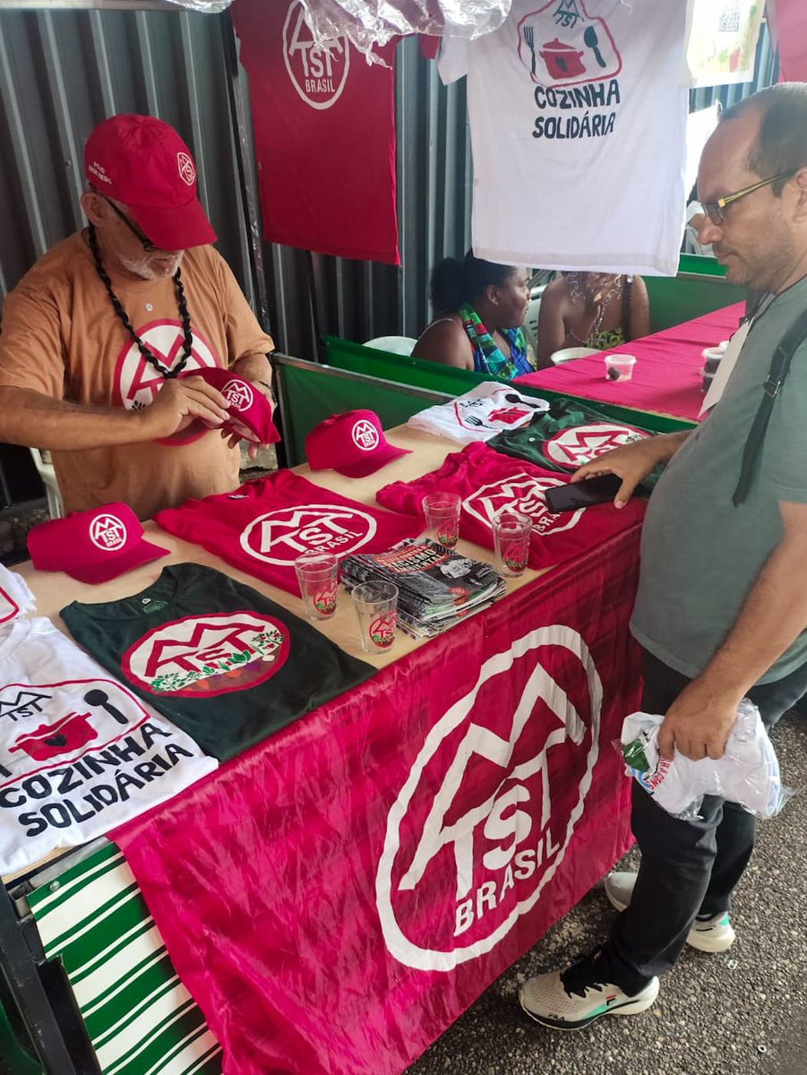 mtst's tweet image. Atenção, companheirada!
O MTST está com banquinha na Cúpula dos Povos, aqui na COP em Belém do Pará.

Quem estiver pela região, chega pra fortalecer, trocar ideia e construir junto. ✊

#COP #CúpulaDosPovos #Belém #MTST