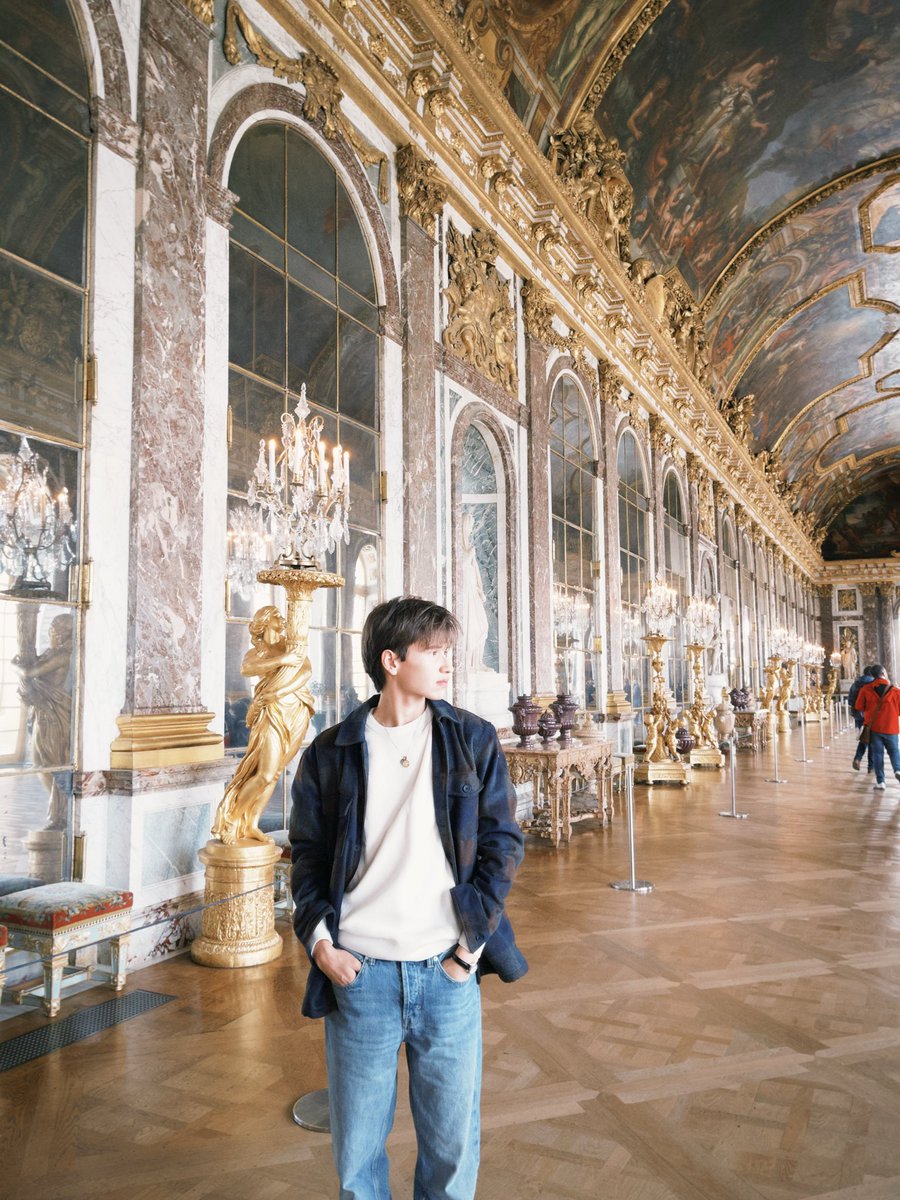 lucascrocs's tweet image. um ngc pica de paris eh que qlqr ft parece q eh do pinterest