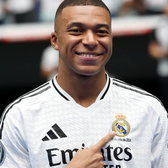 ᴍᴀɴᴜ. tweet media