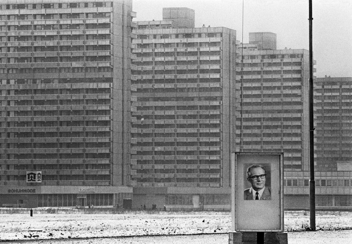 Halle-Neustadt, 1975.

Photo by Thomas Hoepker.