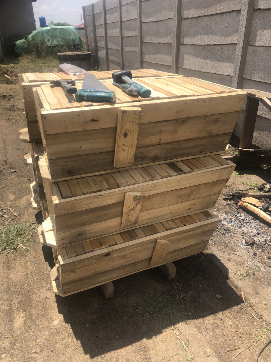 tinonaka_zw's tweet photo. Finally we manage to complete another 8 hives remaining to make it 20. Tomorrow we are going with first batch of 10 then the remaining on the following day. Baiting and waxing done ✅ 
Beatrice here we come , let’s save the pollinators together 🐝. #savethepollinators #bees https://t.co/ipo0w6DRdp