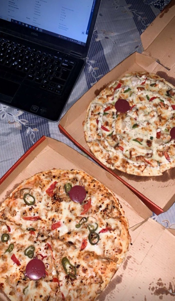 Aj ham sab cazns sath the aj ham ny bhi khaya 😍😊
Thanks dear friend 🧡