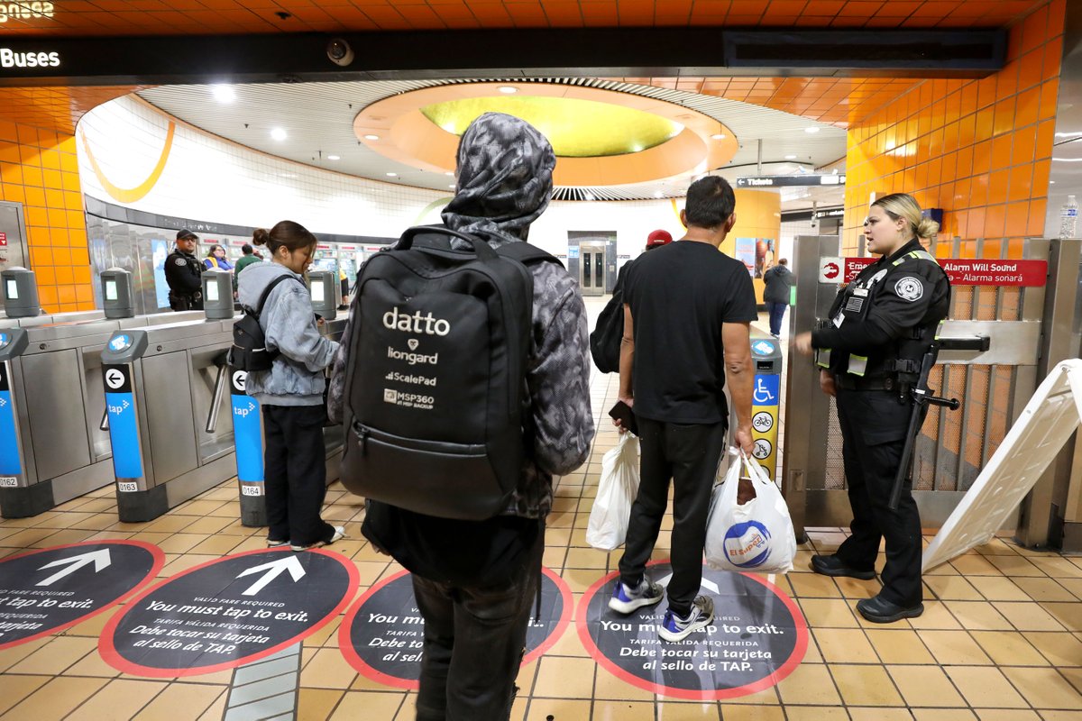 TAP-to-Exit resumes at North Hollywood, Union Station (B/D Lines) &amp; launches at Pomona North on Mon., Nov. 17 

Riders must TAP at faregates when entering &amp; exiting these stations

Tapping when exiting confirms fare was paid     

More info: wp.me/pfeql1-BSu