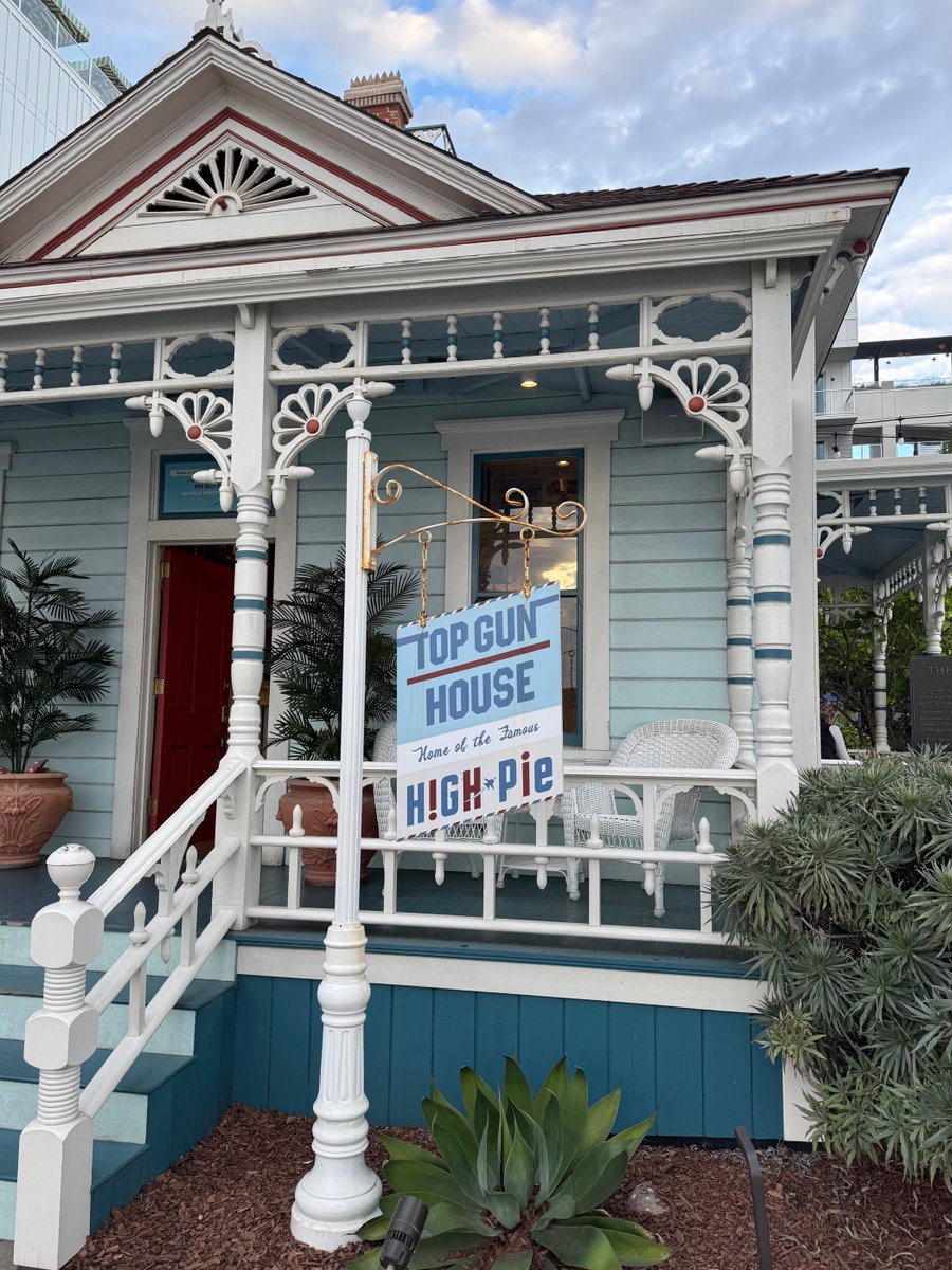 ENTAllergyDocs's tweet photo. Kicking off Day 1 in CA with ocean views, avocado toast, exciting talks, great speakers, and fun sights like the Top Gun House #2025AnnualAAOA https://t.co/bMUN7RAh1B