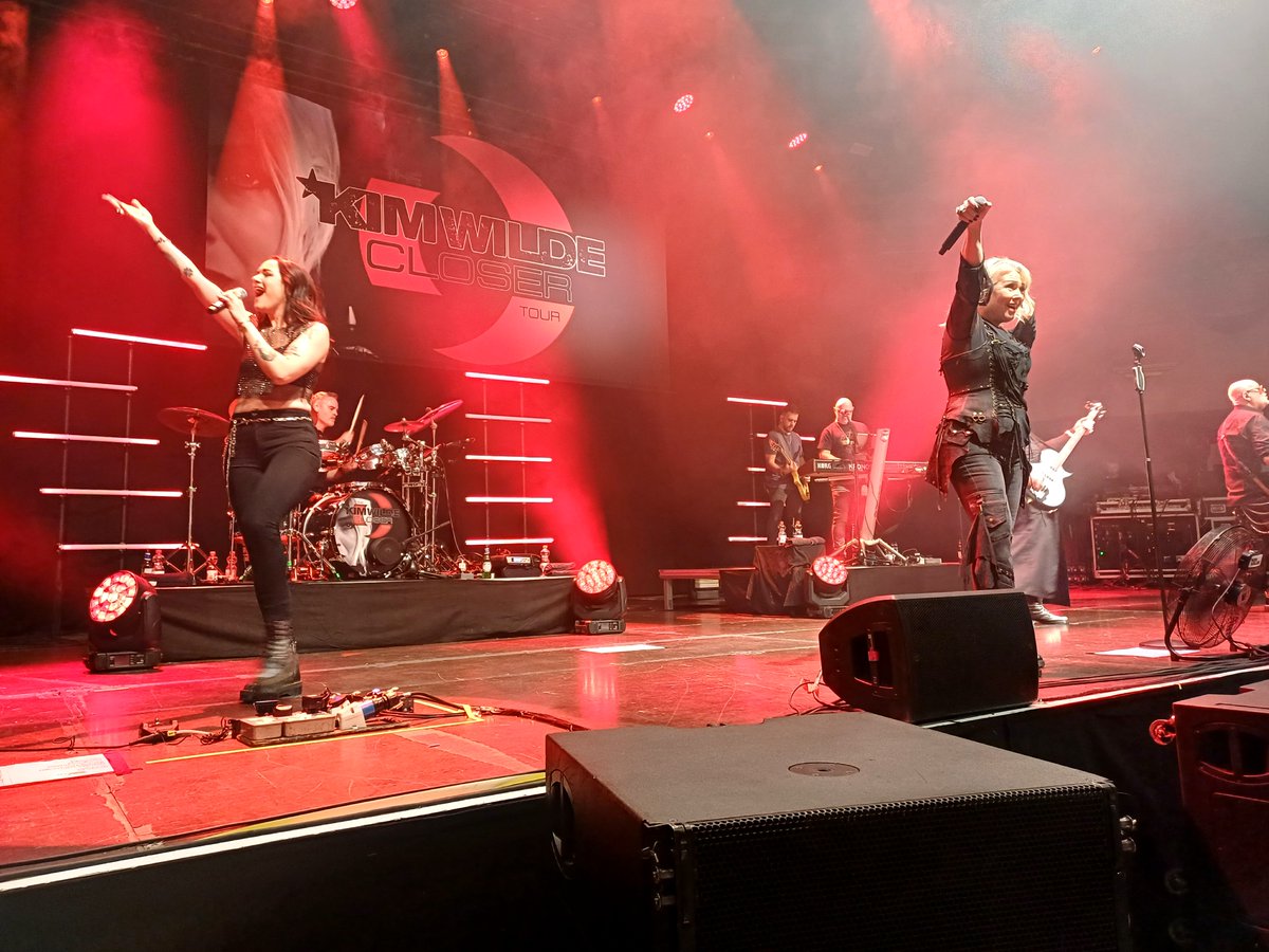 morph_chris's tweet image. Kim Wilde Concert yesterday (Patr2)
Munich/Zirkus Kronebau 🎹