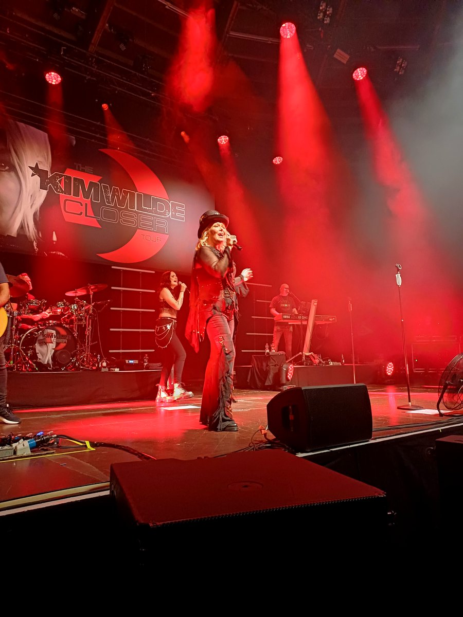 morph_chris's tweet image. Kim Wilde Concert yesterday (Patr2)
Munich/Zirkus Kronebau 🎹