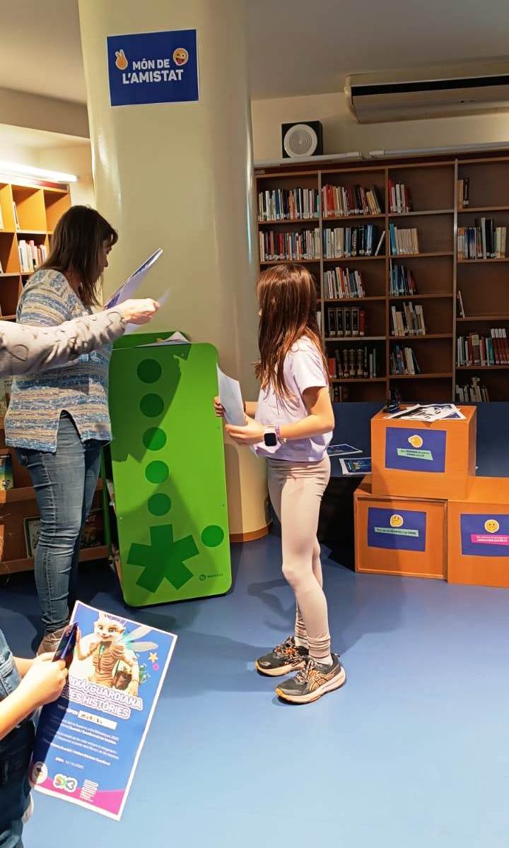 Hem fet possible l’impossible. La <a href="/BibliotecaFlix/">Biblioteca de Flix</a> ha col·laborat en el despertar de la Guardiana de les Històries. Ens ho hem passat superbé amb la SUPERNIT!!!
Unes imatges
<a href="/AjuntamentFlix/">Ajuntament de Flix</a>
<a href="/SomSX3/">SX3</a>
<a href="/bibliotequescat/">Biblioteques</a>
#quefemalesbiblios
#supernit2025
#Ràndom
