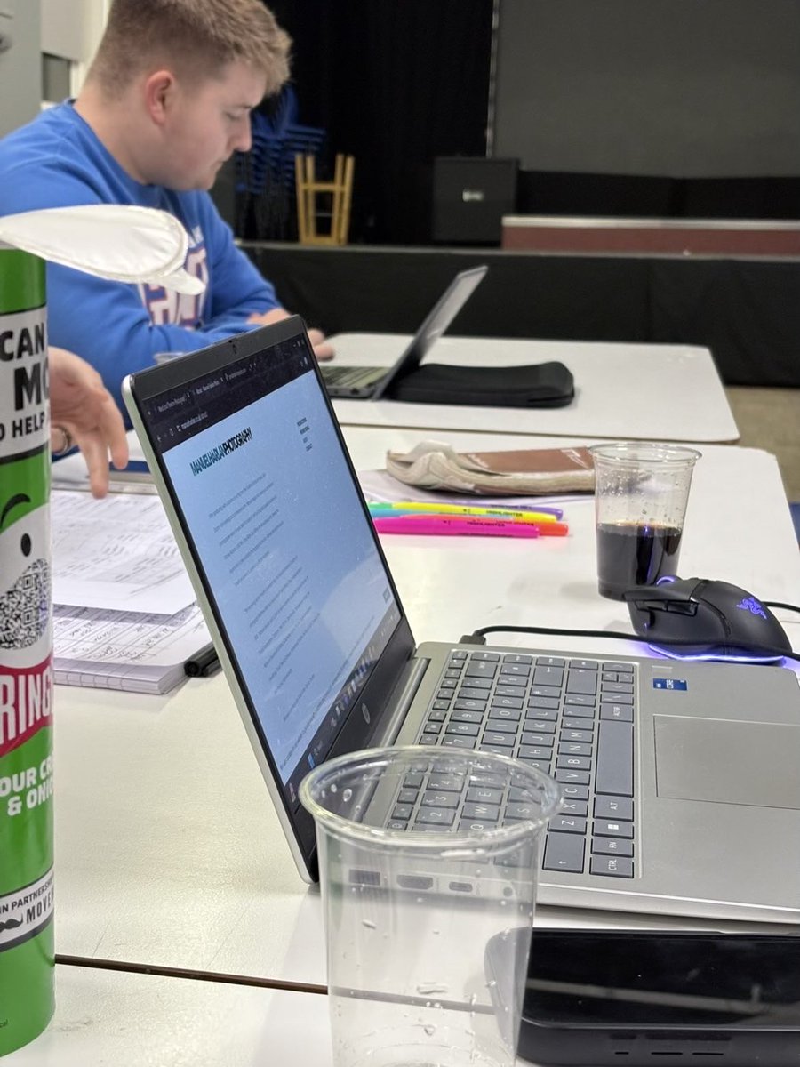 Productive night despite the ☔️ with the Uplifted Minds Youth Club! Breakthru helped students prep for A-levels and polish their UCAS statements at the Old Post Office in Wednesbury funded by Step up Sandwell  🙌🎓⁦<a href="/commsinsync/">Communities in Sync</a>⁩