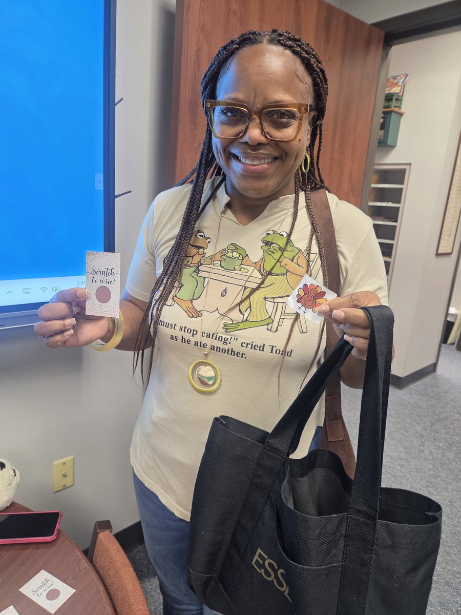 MatturroMEd's tweet image. We had some #gobblegobble fun today @HicksTigers with a little 🦃 in your pocket game!!! Some turkeys even got names! 😝🙃 #fallfun #workhardplayhard