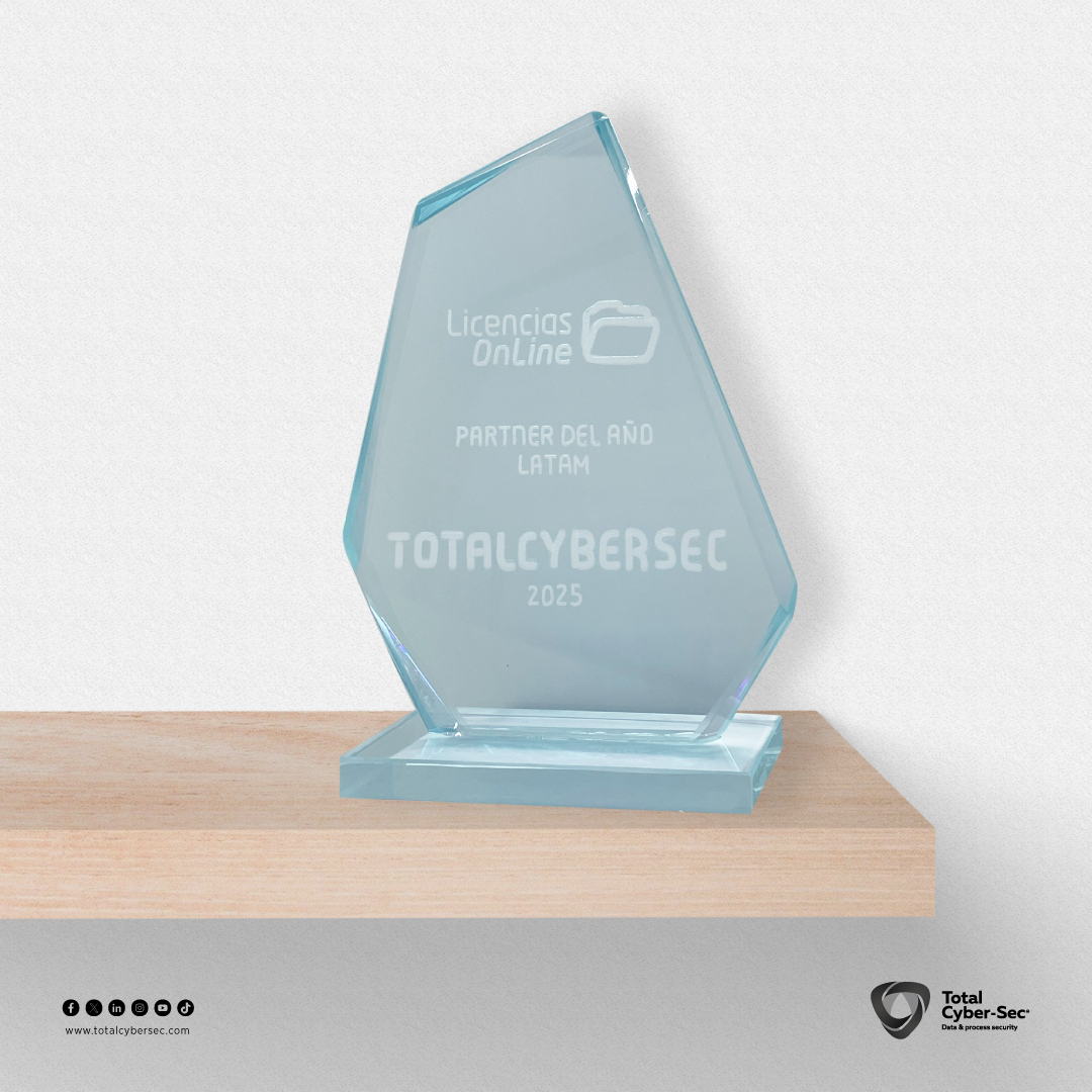 totalcybersec's tweet image. La noche de ayer en el #LOLFest2025, #TotalCyberSec fue reconocido como “Partner del año LATAM” por @LicenciasOnLine, reafirmando nuestra excelencia y crecimiento en la región, junto al compromiso de seguir impulsando la #ciberseguridad en Latinoamérica.