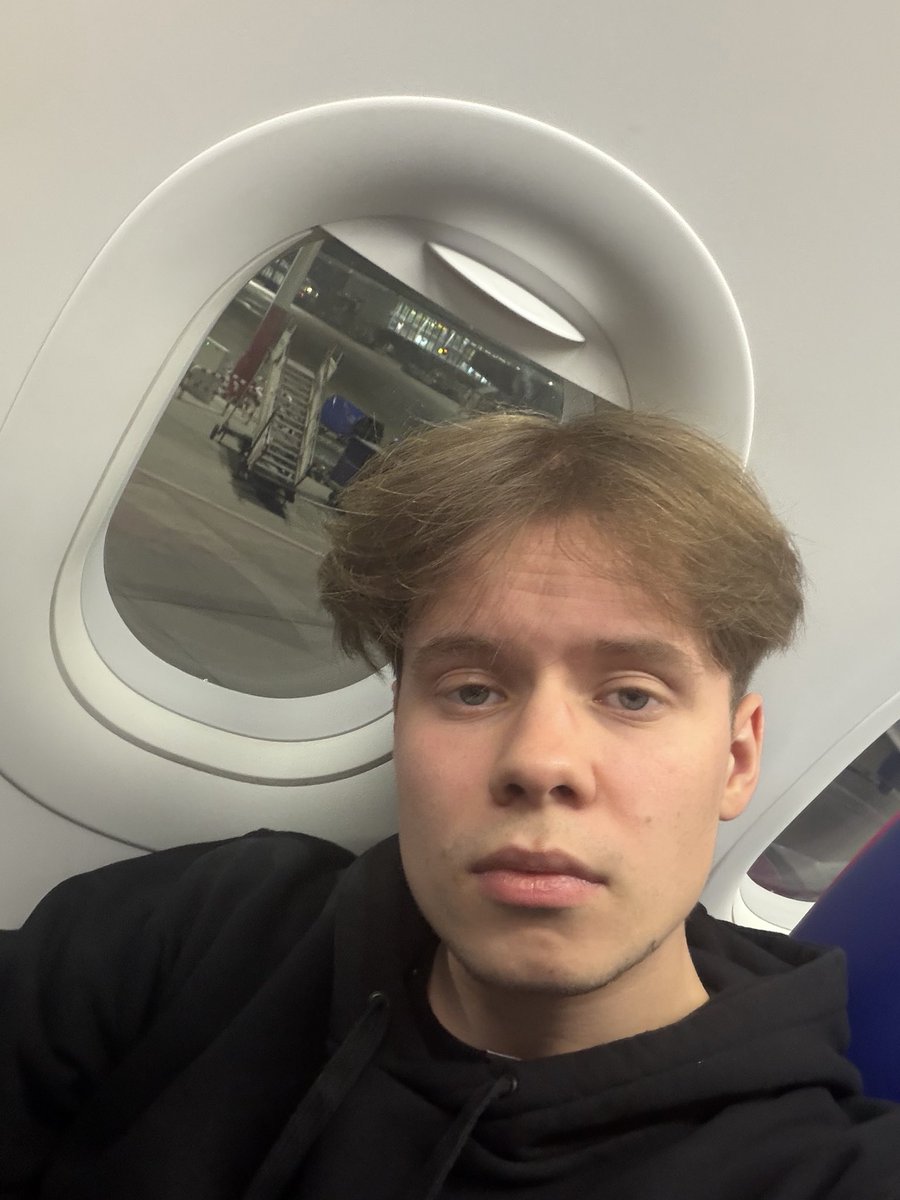 frajgo's tweet image. Warszawa✈️➡️Budapeszt Niedziela 11:00  costream finałów turnieju tmobile o 12 000 euro u @KasekoEB i @TTobias_lol