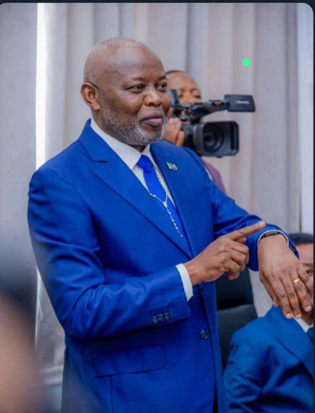 Bibishe6's tweet image. Nous, Kamerhistes à loyauté non négociable, nous nous interdisons de changer d'écoles et de MAÎTRE.
C'est par discipline personnel et non par mendicité ni récompense aucune. Loyauté réitérée Mzee @VitalKamerhe1. 🙏🏻🙏🏻🙏🏻
Defo Bbl