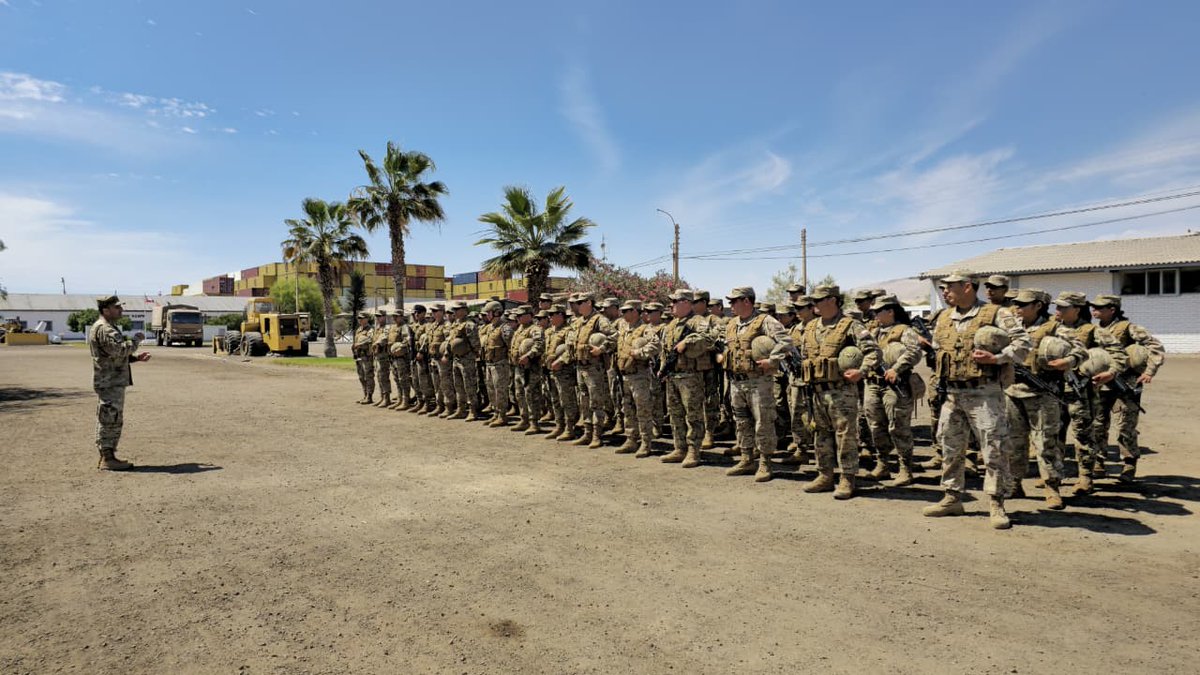 Ejercito_Chile's tweet image. A lo largo del país, más de 15 mil efectivos militares se han desplegado para resguardar el orden y seguridad al interior de los locales de votación, con el objetivo que los ciudadanos habilitados
para sufragar puedan cumplir con su deber cívico.
#EjércitodeChile #Elecciones2025…