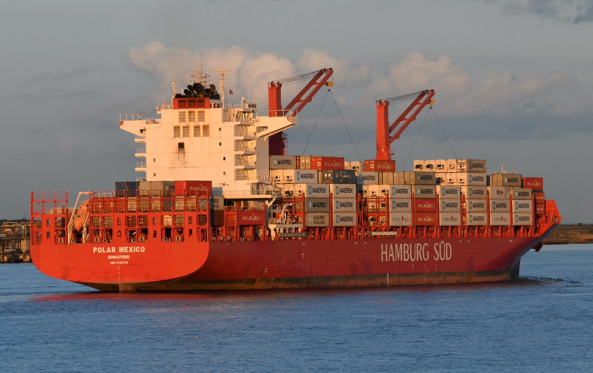 FraserG32883664's tweet image. Container ship Polar Mexico built 2017, heading into Gravesend Reach. #HamburgSud #ContainerShip #ContainerShips #ContainerCarrier  #Maritime  #CommercialShips #WorkingRiver #CargoShip #Shipping #ShipsInPics #Ship #Ships #Ship #Containerschiff #Tilbury #Thames #RiverThames
