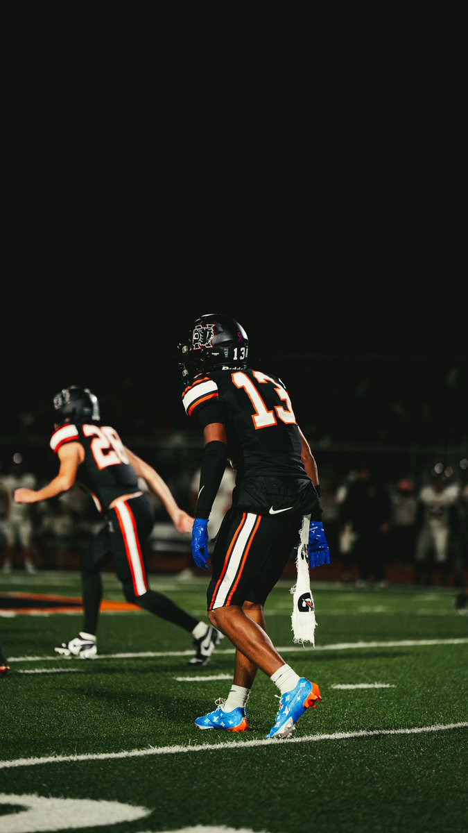 Highlights vs #1 team in the nation Bixby 
Switched to corner mid game
Allowed no completions vs 3⭐️
5 tackles 
Last regular season game.
<a href="/RecruitNormanFB/">Norman High Football</a> <a href="/CoachLDouglas1/">Levonte Douglas</a> <a href="/JaedanF/">Jaedan Ford</a> <a href="/nhstigerfb/">NHS Tiger Football</a> hudl.com/v/2TCQkj