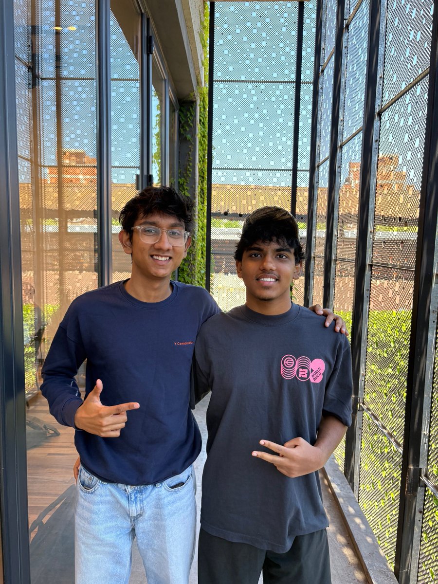 The people behind the mini apps!

<a href="/notaviagrawal/">avi agrawal</a> <a href="/dh1yaan/">dhiyaan</a> built Valor, real time feed of verified pricing data. Launched two days ago in the Mini App store. 

These young savants are only 18!

Thank you for building!