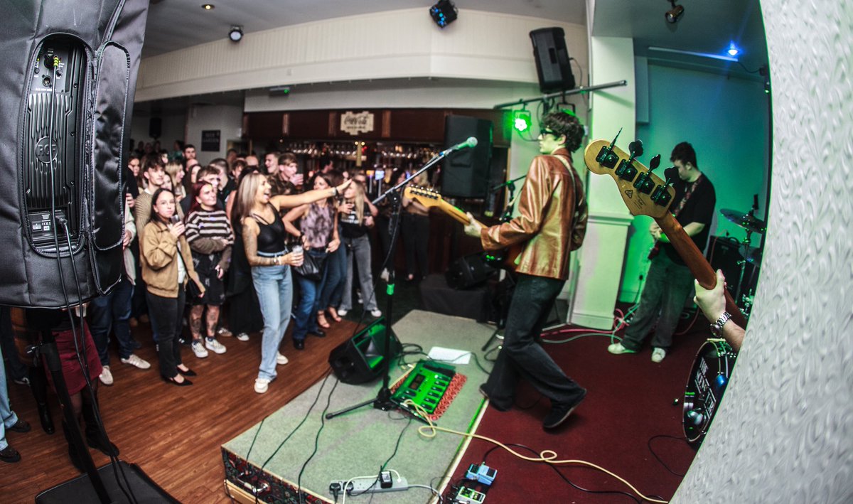 scenestersband's tweet photo. This time last Friday was our ‘Autumn Kiss Release’ party.
CORBY!!! That was magic! 🙌
Massive thank you to everybody who came to see us, it really means an awful lot to us! What a night 🙌❤️
#autumnkiss #scenesters #gig #newmusic #indie #indieband https://t.co/MzmLuaKsJm