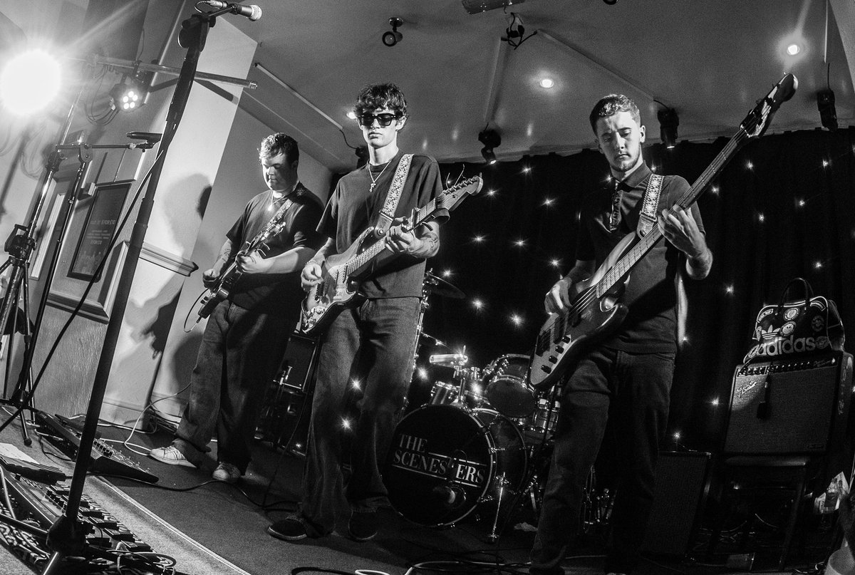 scenestersband's tweet photo. This time last Friday was our ‘Autumn Kiss Release’ party.
CORBY!!! That was magic! 🙌
Massive thank you to everybody who came to see us, it really means an awful lot to us! What a night 🙌❤️
#autumnkiss #scenesters #gig #newmusic #indie #indieband https://t.co/MzmLuaKsJm
