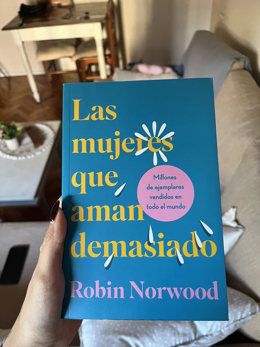 lusuaarezz's tweet image. No sé si estoy mentalmente lista para comenzar este libro con semejante título pero arranco. En breves les cuento