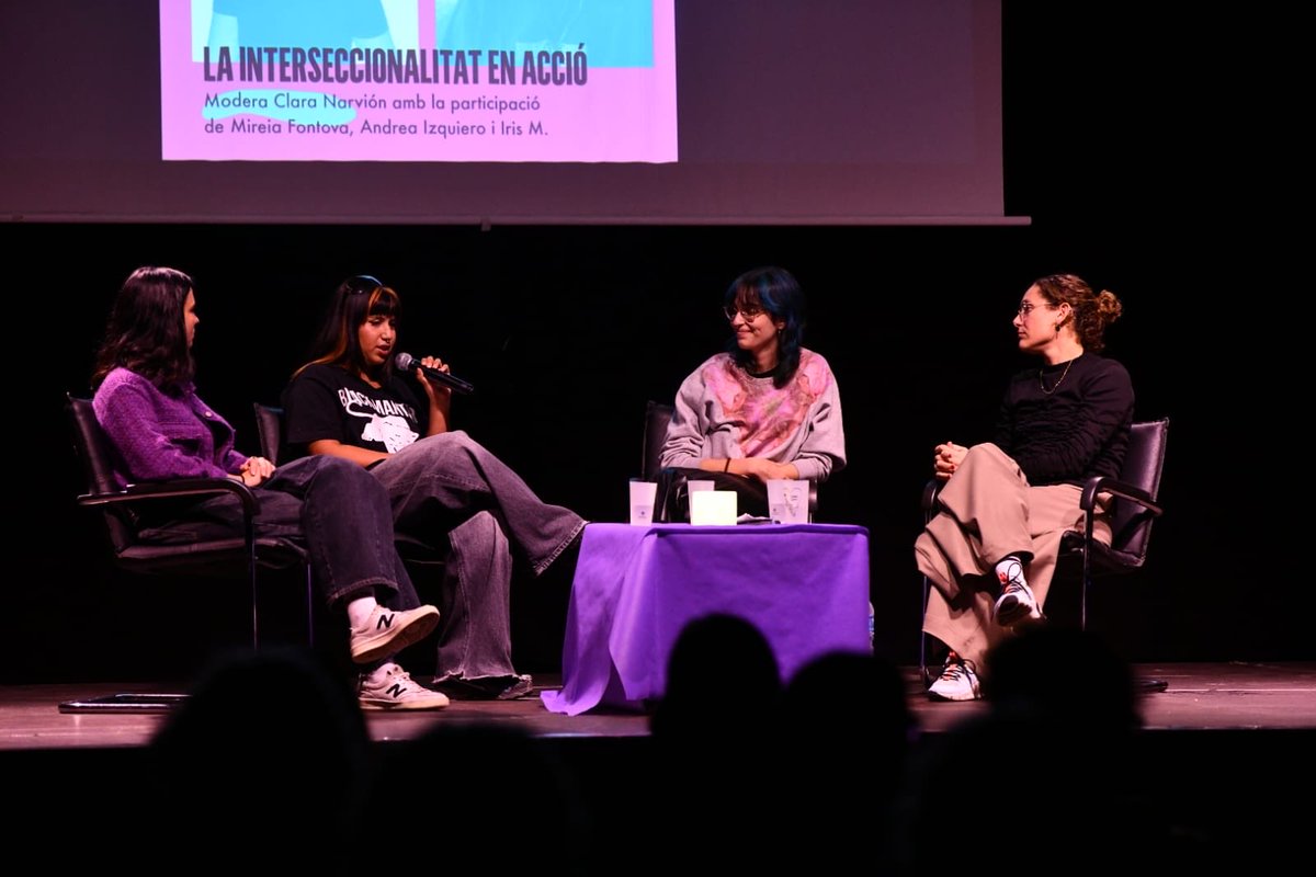 Cinquena edició de les Jornades Feministes. Impulsades per l’Ajuntament de Sant Just Desvern i el Casal de Joves, i amb la complicitat i col·laboració d’entitats locals i dones del municipi, aquestes jornades s’han consolidat com un espai de trobada, debat i aprenentatge
