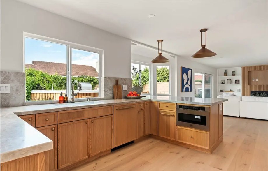 copperhomeco's tweet photo. Can I, as the designer, take credit for a $300,000 price increase? (not all of it, but some, right?) 

With my investor we transformed a 1980's tract home into showstopper with warm modern finishes. 

When our investor purchased this house they bought based on a sale price of $2.3mm. I knew with great design we could do better. 
Final result is my client listed at $2.6mm and the home went under contract within a week.

My mission is to help investors increase the value of their property with beautiful design. 
We accomplished our goal on this project.