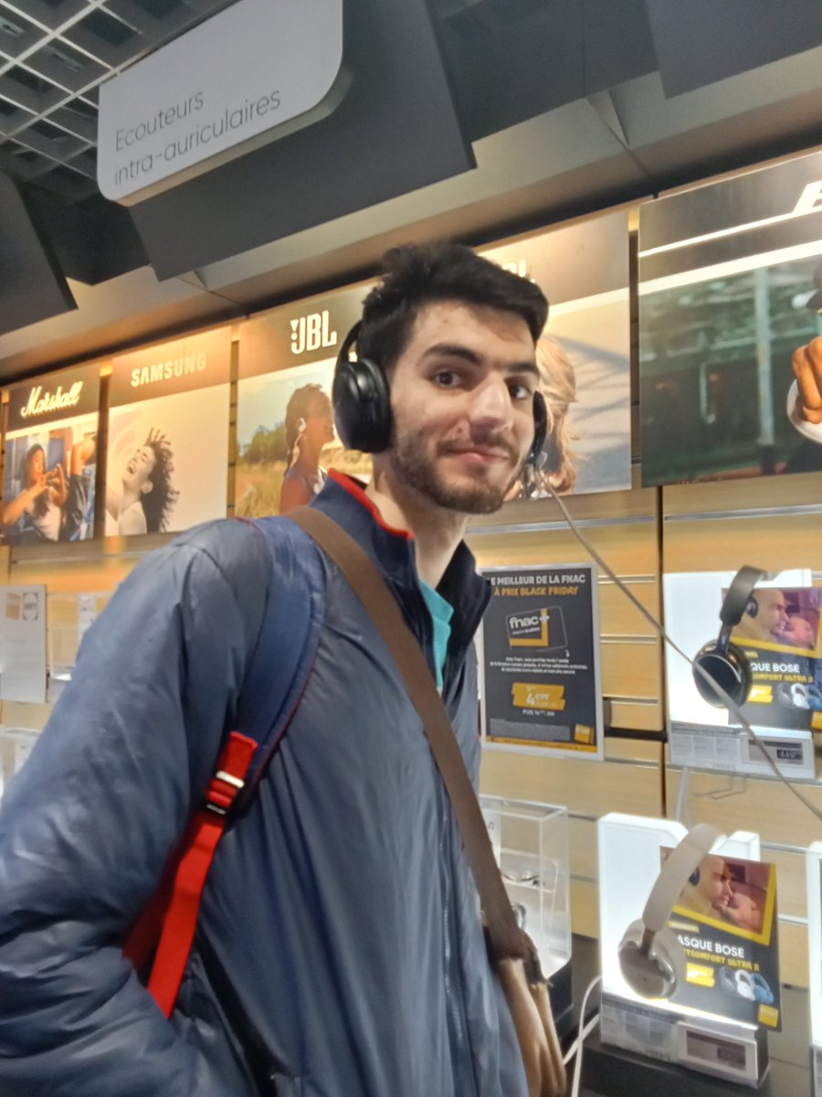 I spent 2025's new year stuck at home after one reign of terror toppled another in Syria. 

I am now a graduated engineer pursuing a Master's in France, and I'll be spending my 2026 new year's in Paris, God willing.

Life could be worse.

Attached: le me.