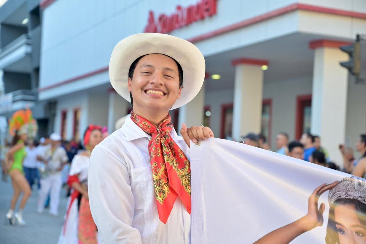 carnaval_ver's tweet photo. 💃 ¡La alegría y el color del Carnaval ya se sienten en Veracruz!
Nuestra Primera Gran Rumbata del Carnaval de Veracruz 2026 llenó las calles de música, sonrisas y solidaridad. 🌈

#CarnavalDeVeracruz2026 #LaFiestaYaComienza https://t.co/rJxrLerKPY