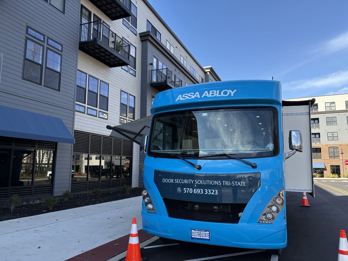 dss_tri's tweet image. A big thank you to the team at 215 Secure for the warm welcome and engaging conversations this morning!

#ASSAABLOY #DSSTriState #InnovationShowroom #AccessControl #LifeSafety