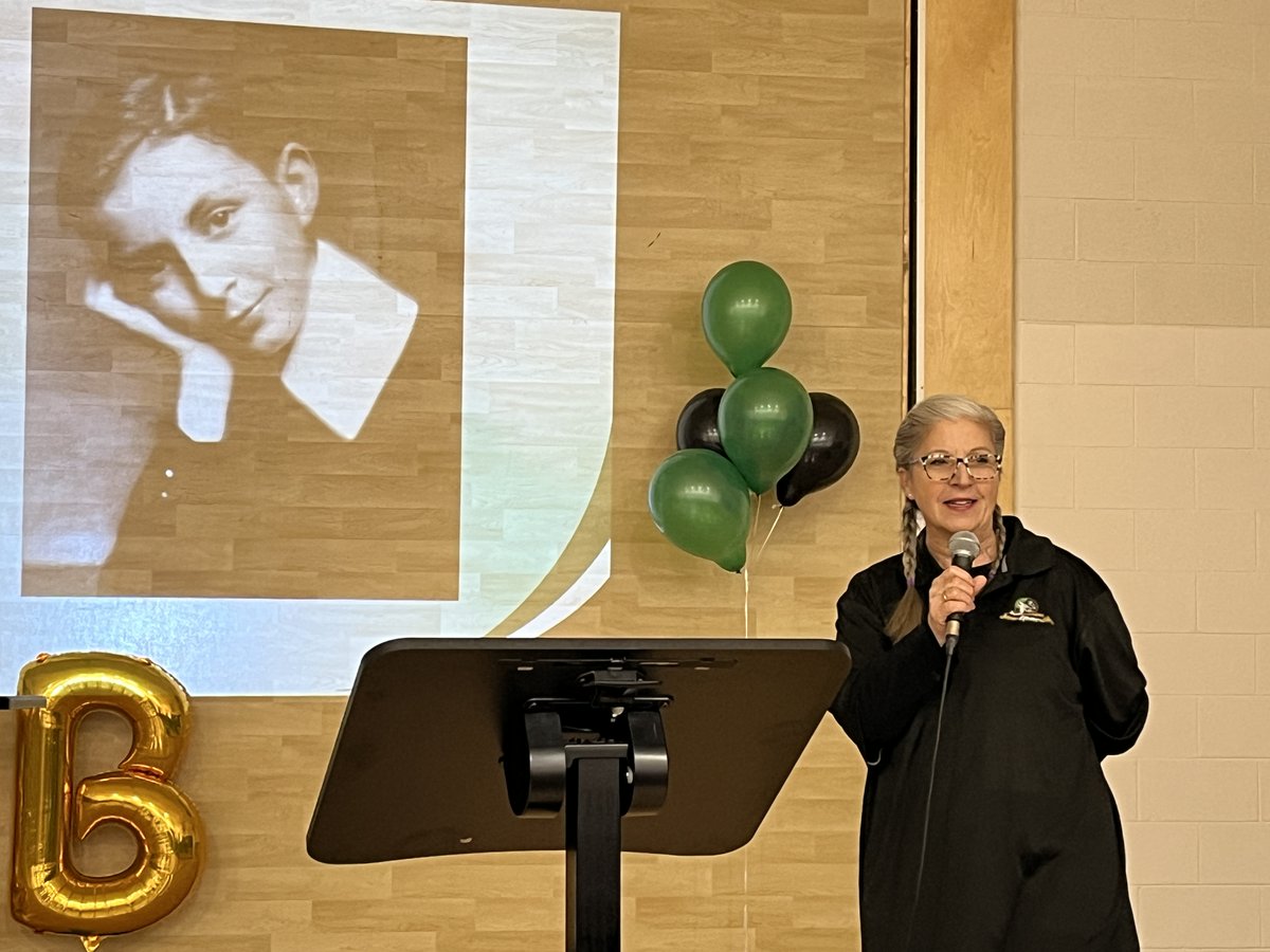 Quelle belle célébration pour les 30 ans de l’École Jean-Éthier-Blais et le 100ᵉ anniversaire de Jean Éthier-Blais! 🎉🐺

Un grand merci à nos invités, à notre personnel et à nos élèves d’avoir rendu cette journée si mémorable.

Voici quelques photos de cet événement spécial!