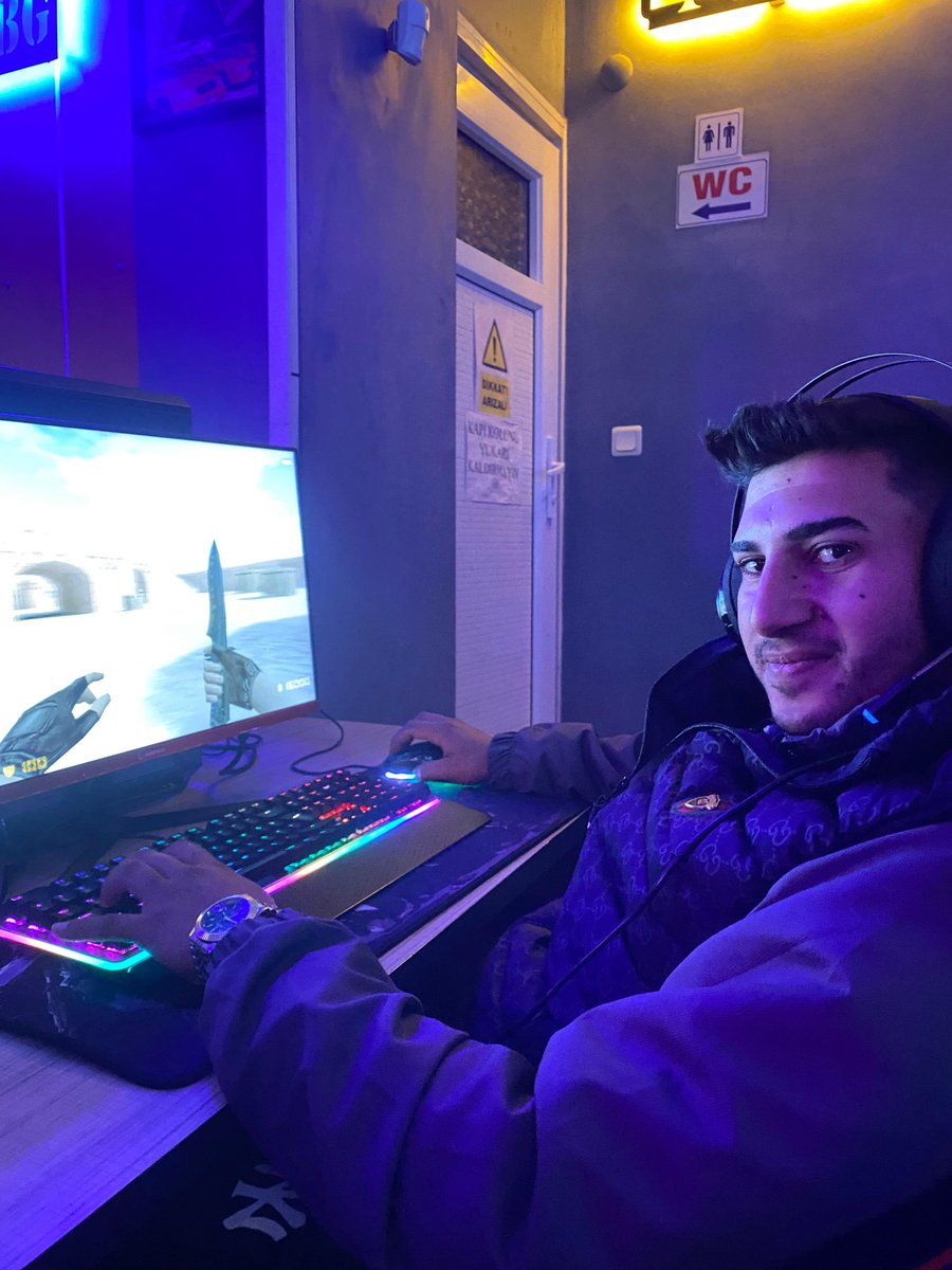 Arası, Oyun Molası! 🎮✨

#AKGençPendik olarak liseli öğrencilerimizle keyif dolu bir oyun turnuvası düzenledik. Hem okul temposuna kısa bir nefes arası verdik, hem de gençlerle eğlenceli ve rekabet dolu anlar yaşadık.

Katılım gösteren tüm öğrencilerimize teşekkür ediyor,