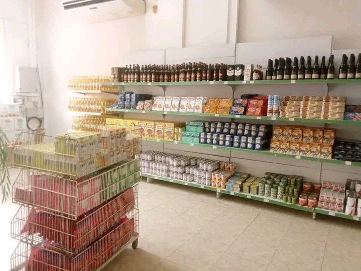 CimexHolguin's tweet image. Tienda Los Locos 🛒, municipio Banes.

Optimizado el espacio para garantizar una atención más ágil y personalizada 🤗. Queremos que cada momento sea memorable, tanto por la #calidad de nuestros productos como por el trato cercano y #eficiente de este gran equipo. 

📞 24-802289