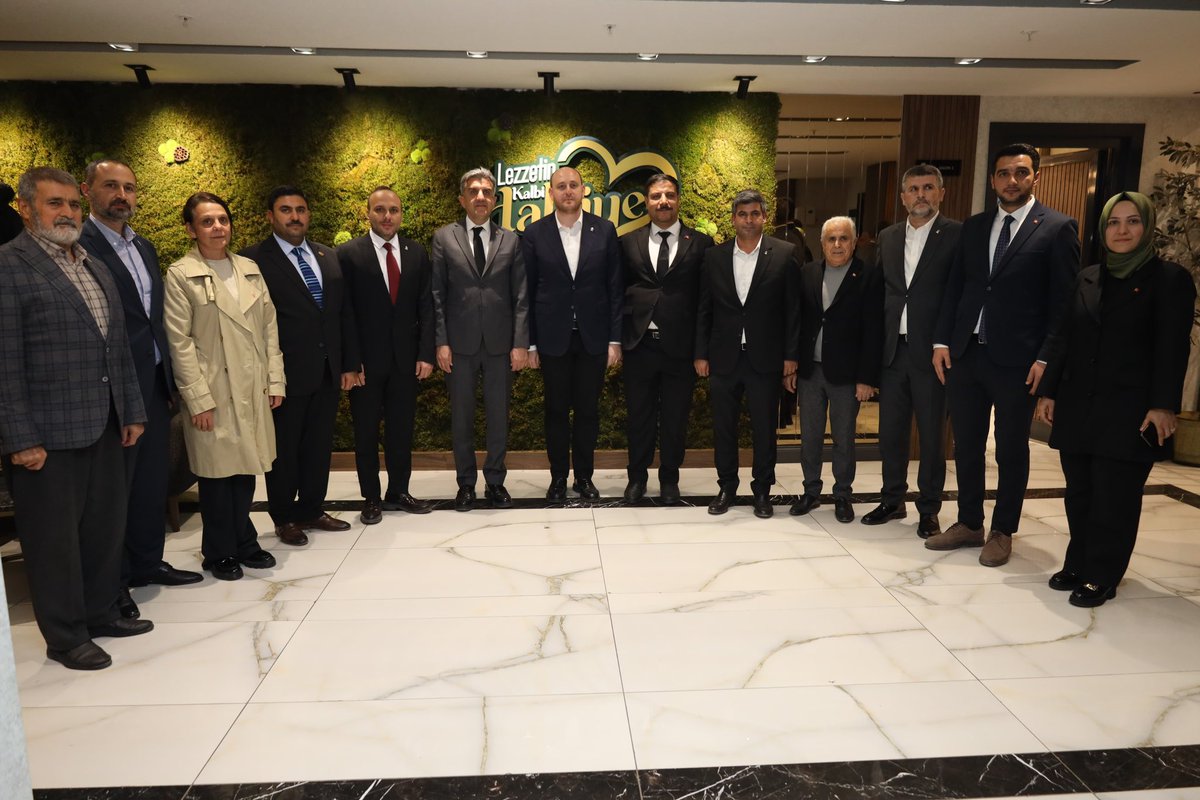 Cumhurbaşkanımız Sn. Recep Tayyip Erdoğan’ın yarın Adıyaman’da gerçekleştireceği programa katılmak üzere Şanlıurfa’mıza teşrif eden AK Parti Genel Başkan Yardımcımız ve Teşkilat Başkanımız Sn. <a href="/abuyukgumus/">Ahmet Büyükgümüş</a> ’ü karşıladık.

Şanlıurfa’mız için, durmadan çalışmaya devam ediyoruz.