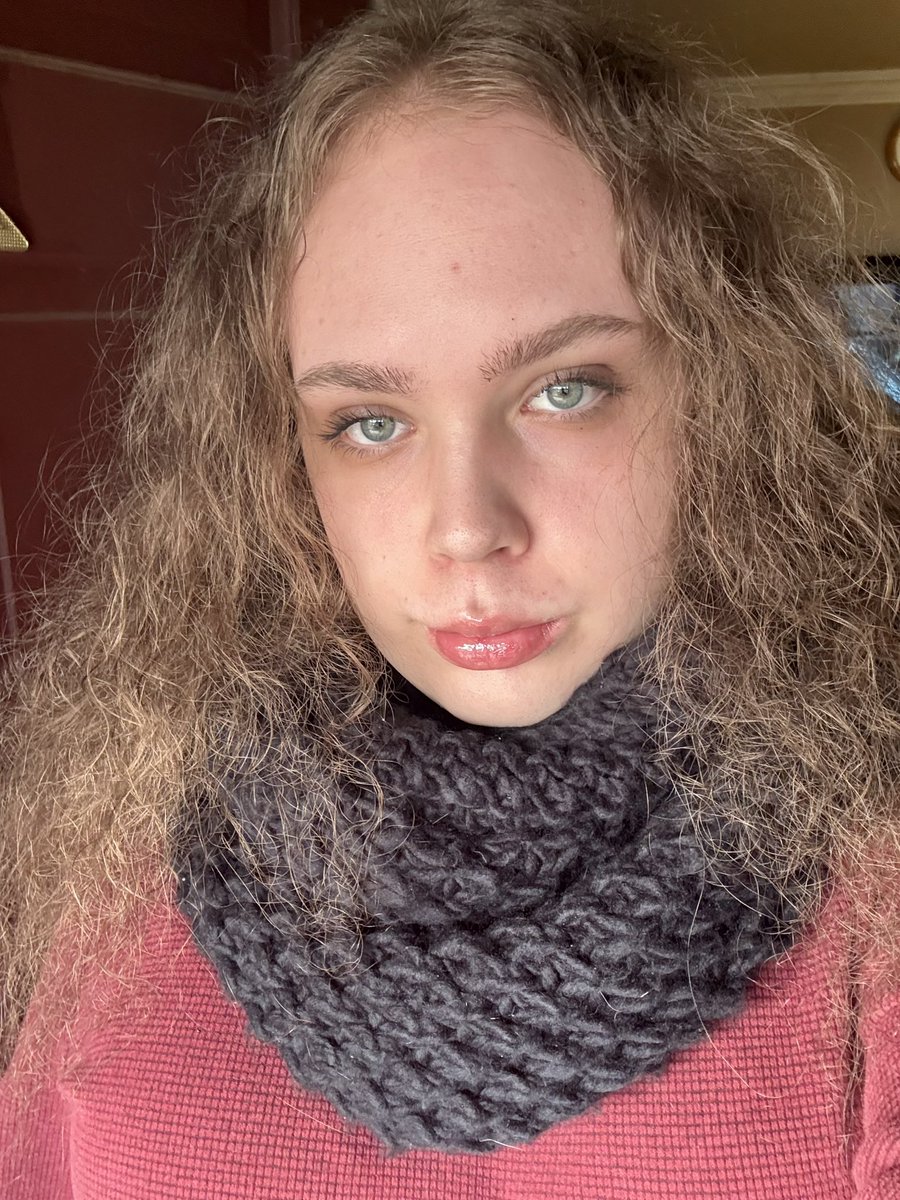 TSllut's tweet photo. yall gone see me some ass and dick later, but here’s a lil selfie for yall💓 https://t.co/lvvhNNGRwJ