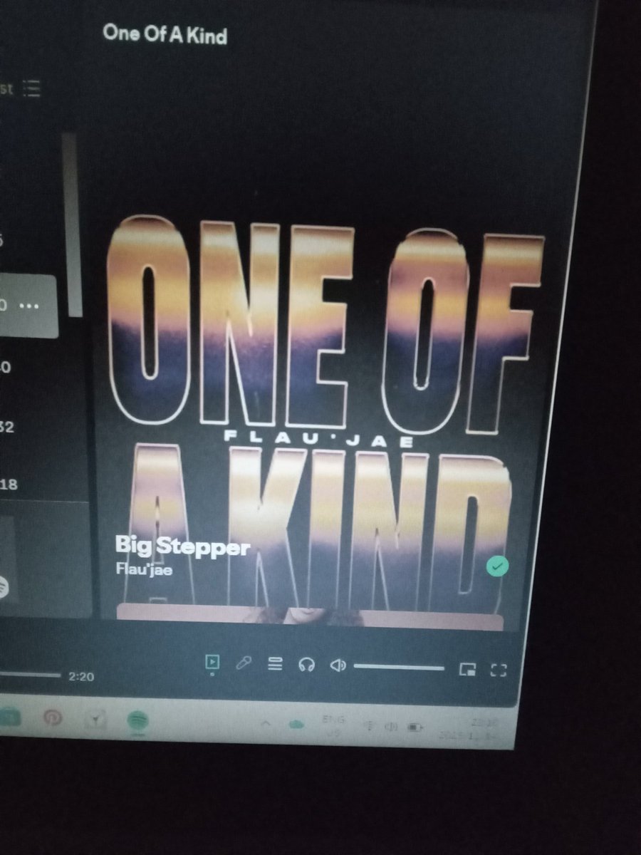 theedelicate20's tweet image. Whole EP is fire but Big Stepper 🔥🔥
#oneofakind @Flaujae you did your thing,girl