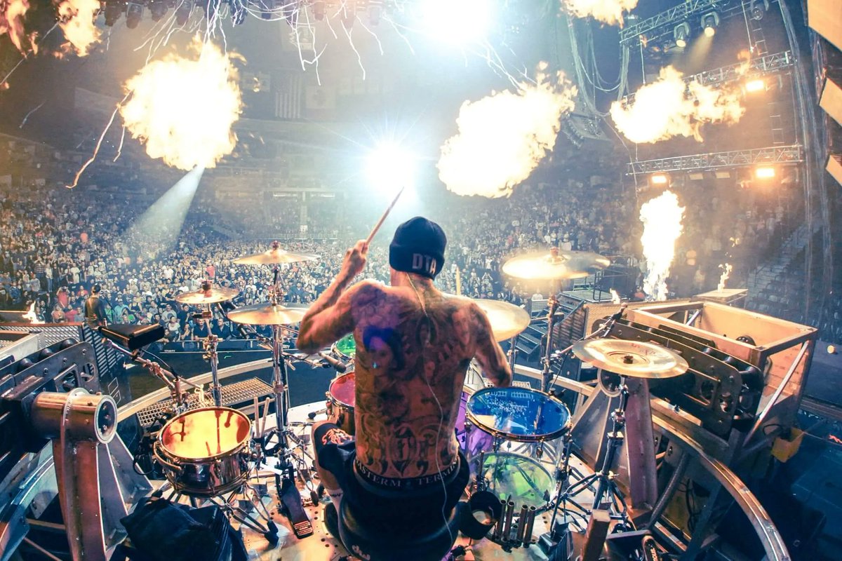 WolfDrummer4's tweet image. Happy birthday Travis Barker 🥁❤️‍🔥
#happybirthday #travisbarker #drummer #blink182