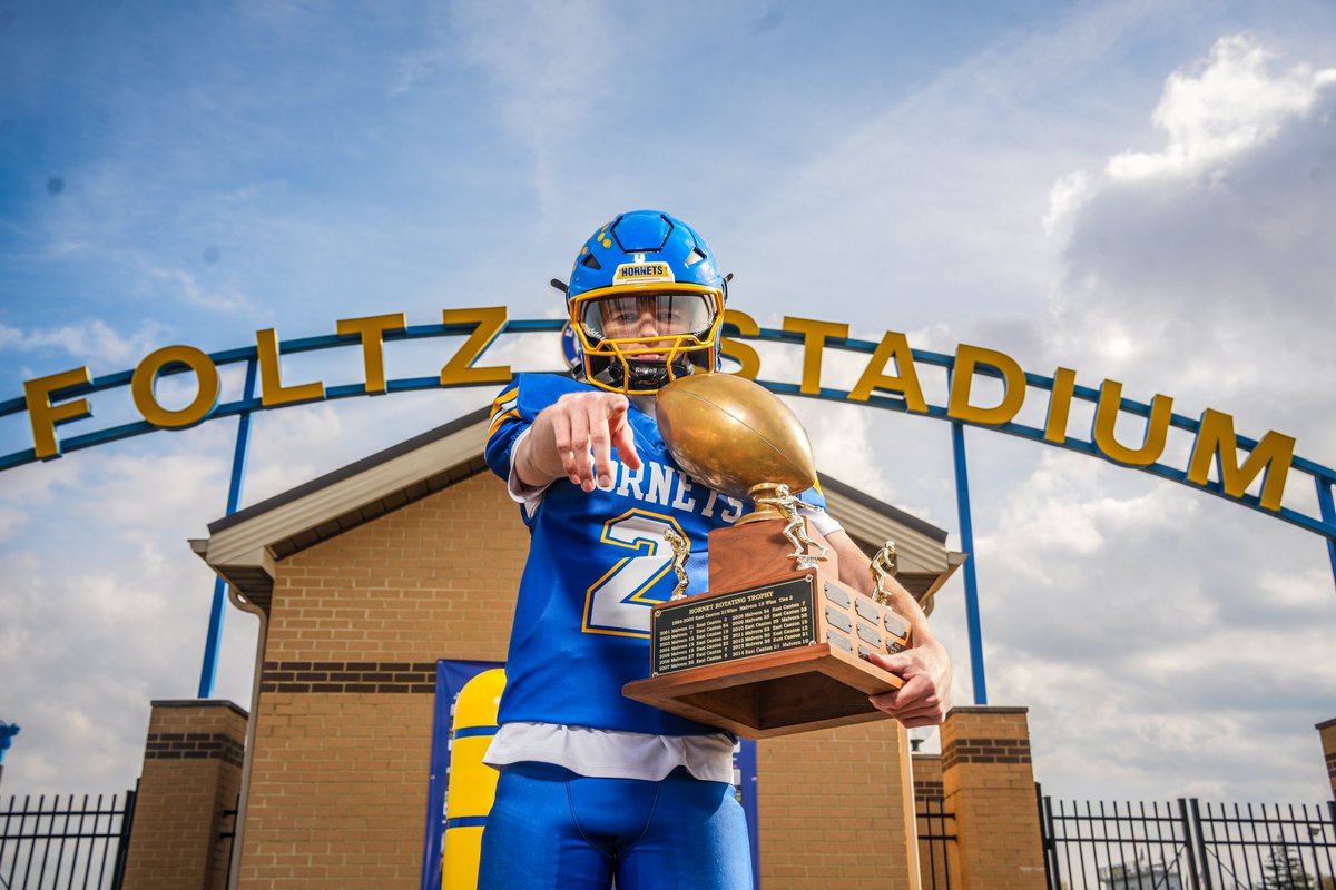 Good luck to the East Canton Hornets and QB Owen McCroskey as they travel to Mogadore for the regional semi-final! 🐝🏈
Here are a few shots from Owen’s senior photos! straggatmedia.zenfoliosite.com/angie-mccroske…