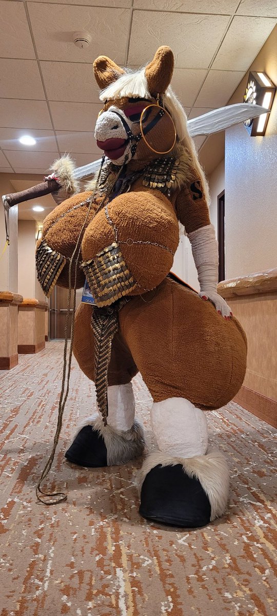 Vexus1069's tweet photo. @EclipseLion Took a picture while in Fiona's suit with some Armor on. I commissioned some armor From them but was wondering what it would look like. I didn't expect them to actually wear @FionaMaray suit and get pictures. https://t.co/wDfrxsPUpH