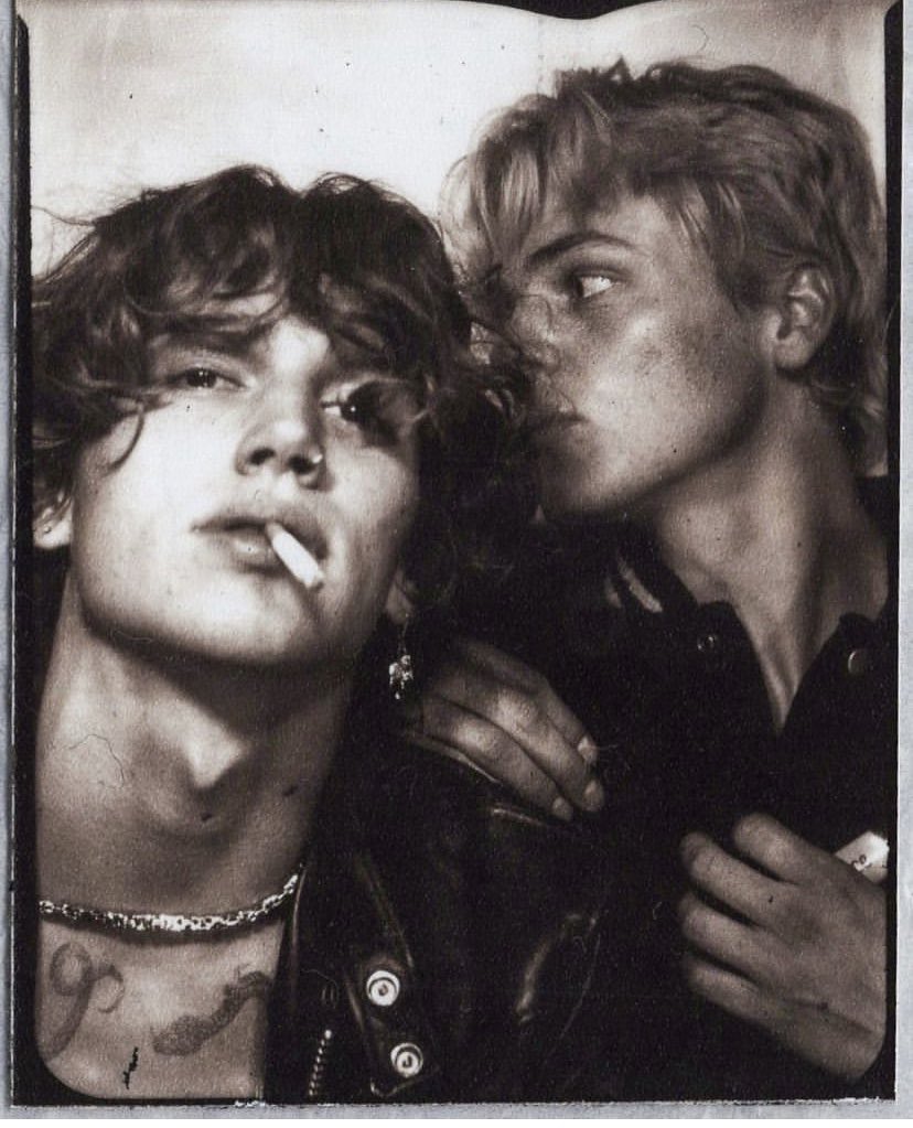 hackerxwright_'s tweet image. hoy es viernes de 2 pa’ 1, como ese papi ninguno 🫦