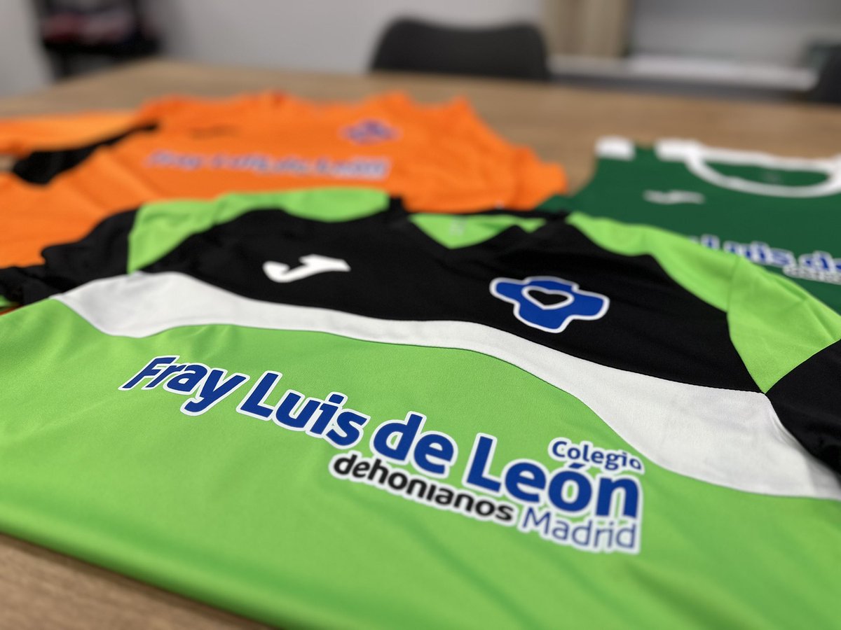 FosburyTextil's tweet photo. Nuestros amigos de @colegiofraylscj van a lucir este kit de @JomaSport por todo Madrid en la competición de @DeportesECM 
Mucha suerte y disfrutadlas https://t.co/SfFZZxTaq6
