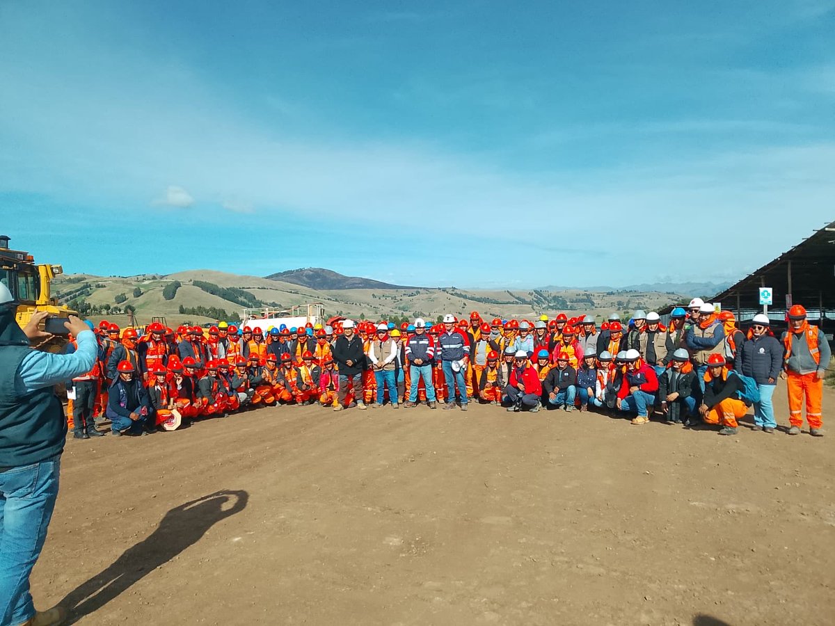 silvernereo's tweet photo. Seguimos promoviendo el trabajo decente en una región donde es un hecho y frase valiente para quien acumula más hechos investigados que obras concluidas! https://t.co/rEgjZZDtHP