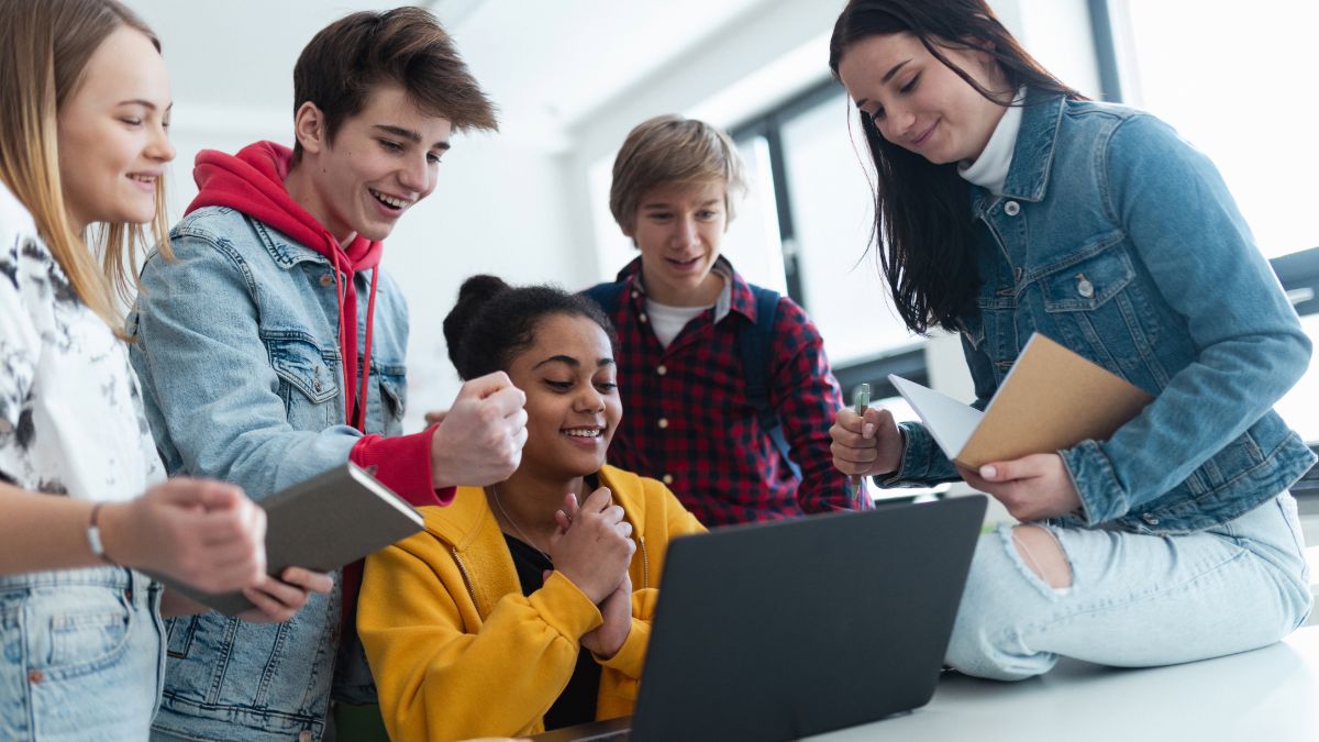 COMAPMath's tweet image. The Orlando Math Circle is doing incredible work bringing mathematical modeling to life. 

👉 Watch the video:
comap.org/blog/blog-2/it…

If you&apos;re looking for ways to introduce more modeling to your math community, this is a great place to start. 

#MathModeling